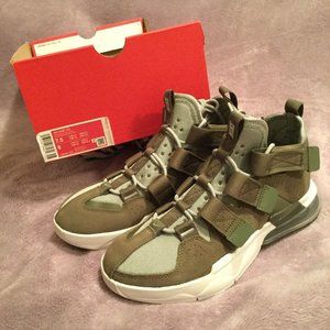 Nike Men’s Air Edge 270 M Sz 7.5/ W Sz 9